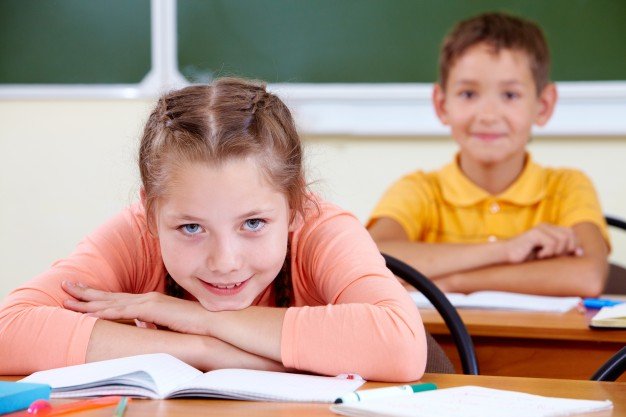 No dia das comunicações, alunos em silêncio antes de dialogar entre si