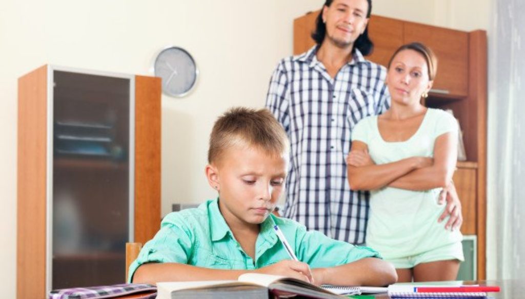 pais e escola para combater o bullying