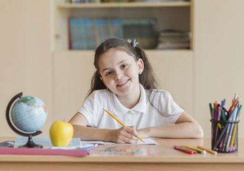 Razões para sua escola participar da Estante Mágica