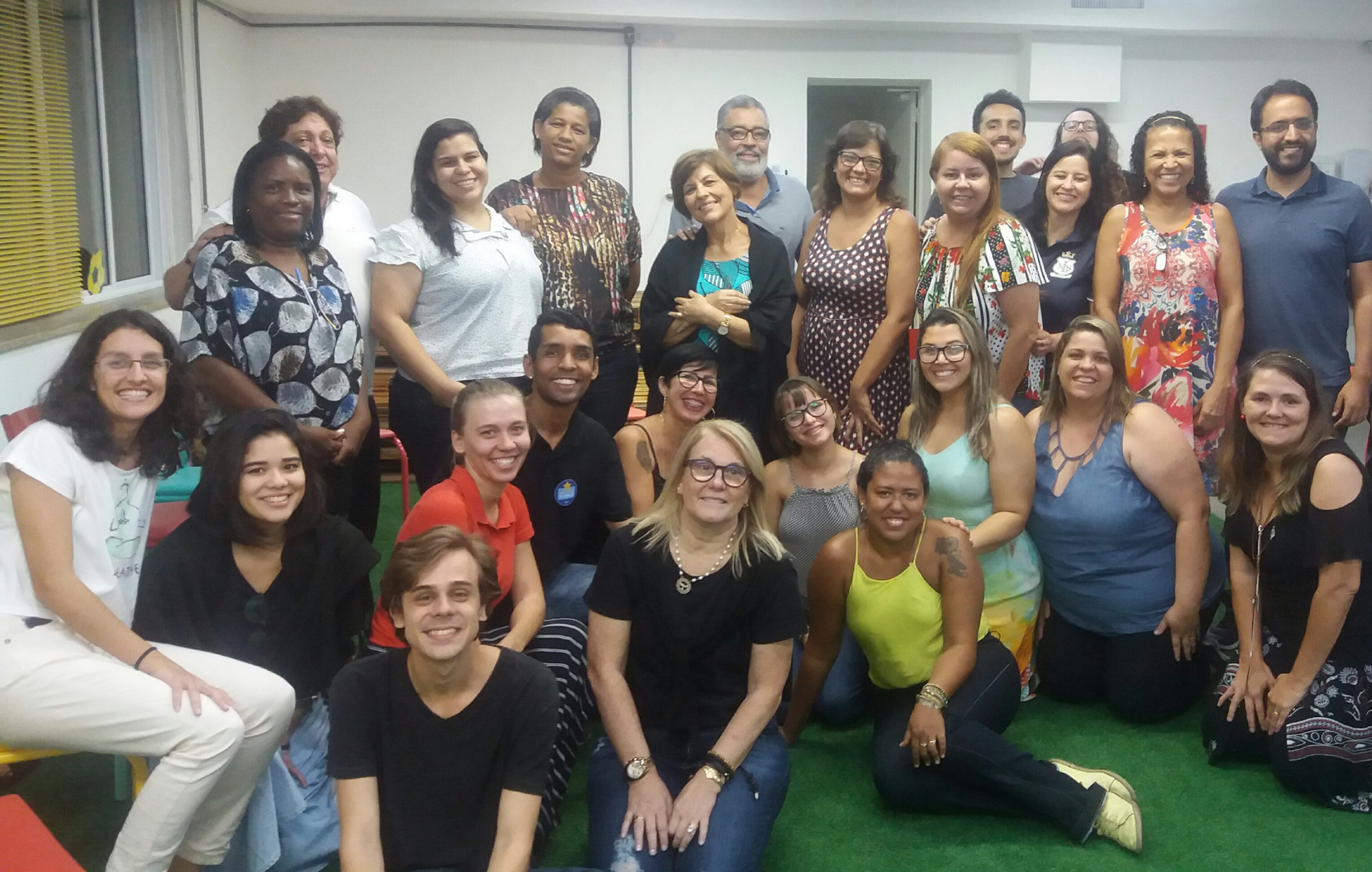 Estante Mágica promove Encontro Mágico de Educação em sua sede.