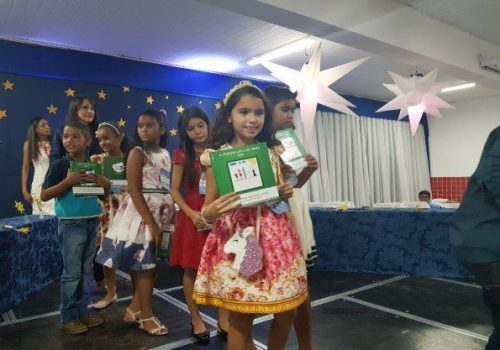 Projeto literário da Estante Mágica, realizando na Escola Presidente Médici