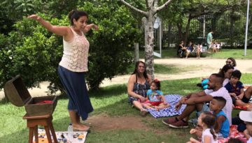 Amigos na Praça