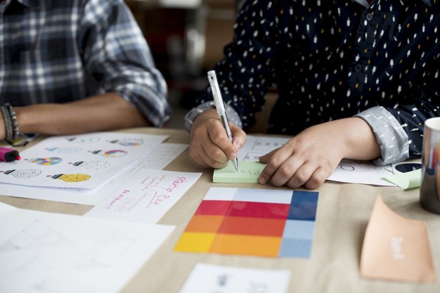 Escola desenvolve design thinking na educação.