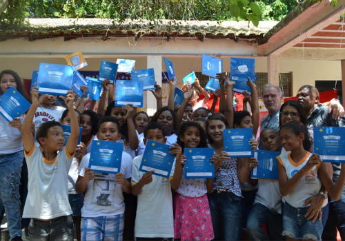 Alunos lançam livro em parceria com a Estante Mágica e o Projeto Semeando