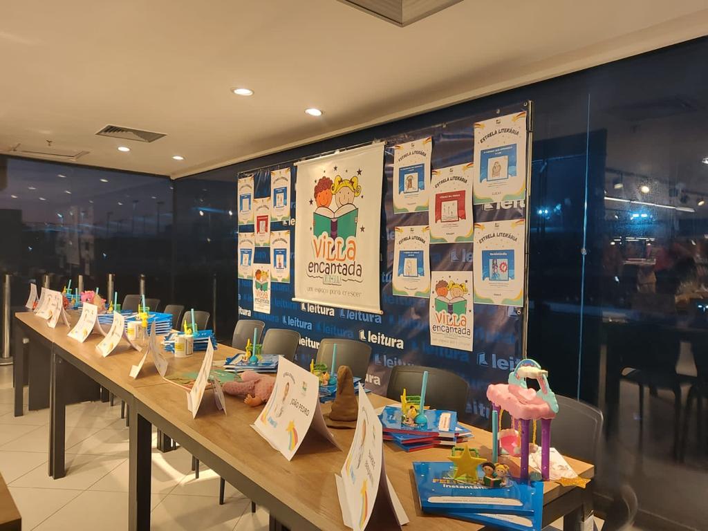Evento de autógrafos na livraria