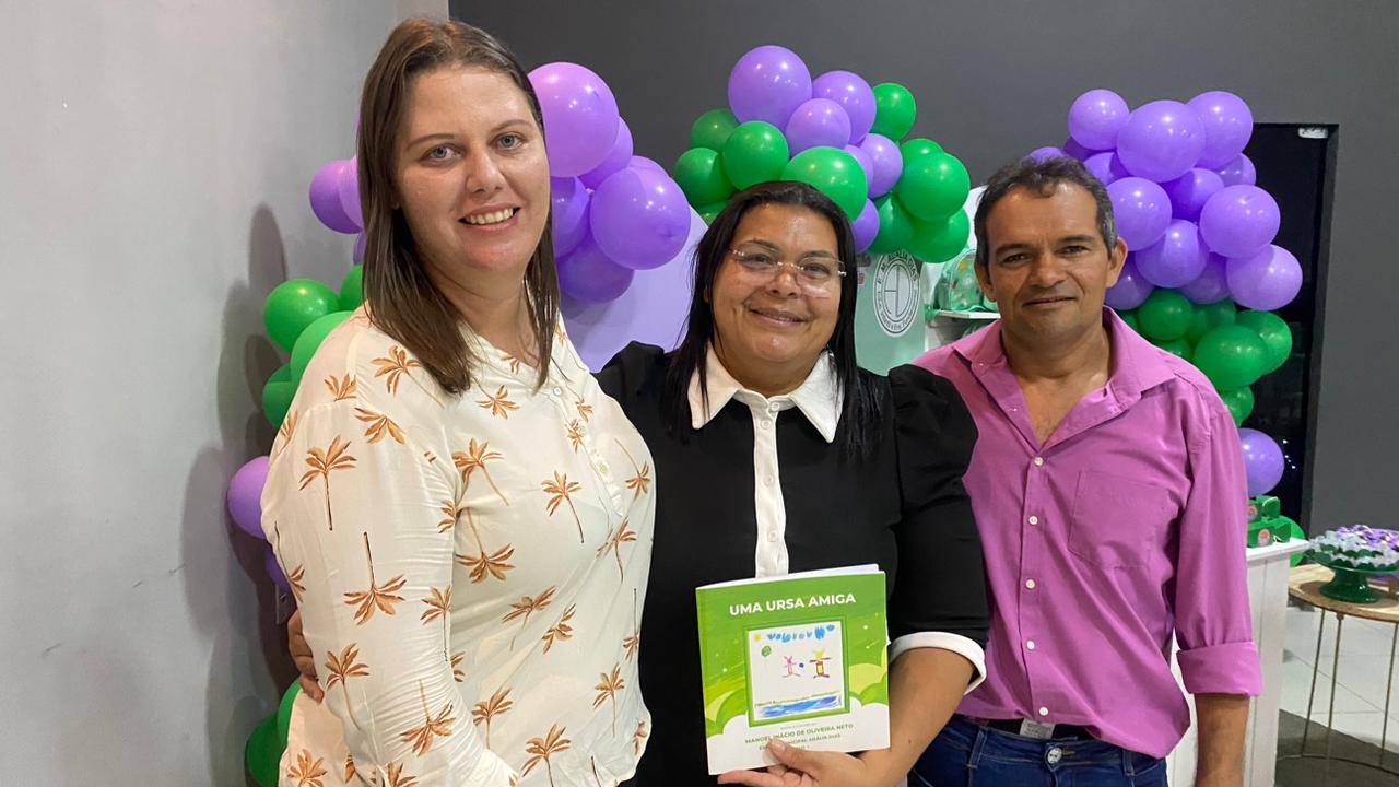 Conheça o case de sucesso da Escola Adália Dias com a Estante Mágica